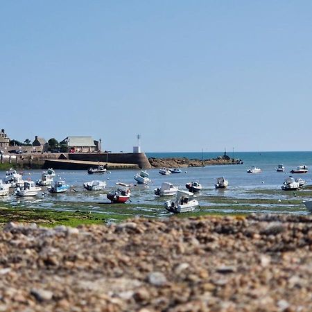 Le Prieure Barfleur Bed & Breakfast Bagian luar foto