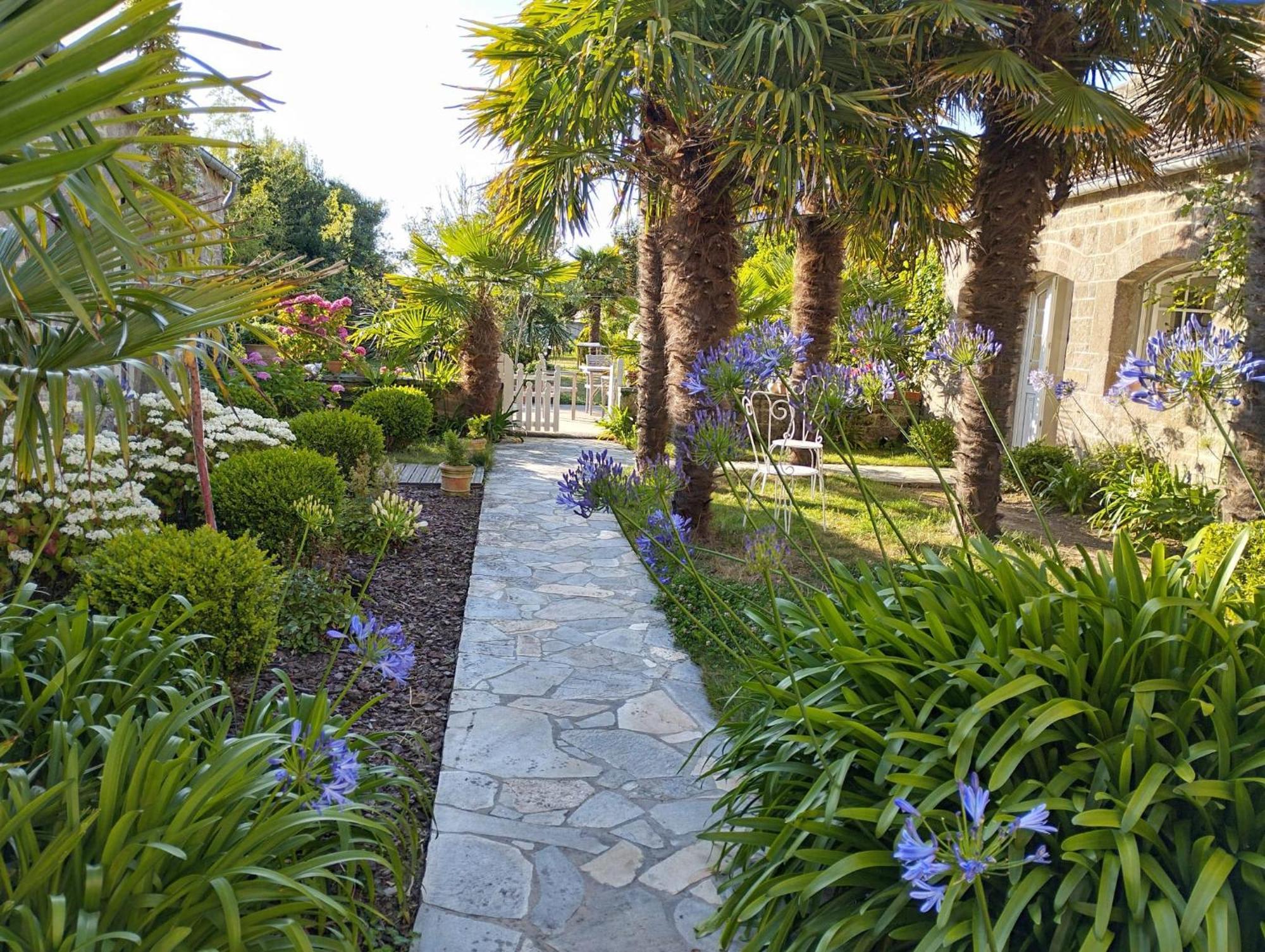 Le Prieure Barfleur Bed & Breakfast Bagian luar foto